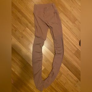 ALO Yoga leggings! Dust Pink